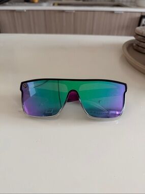 Neven shades sunglasses